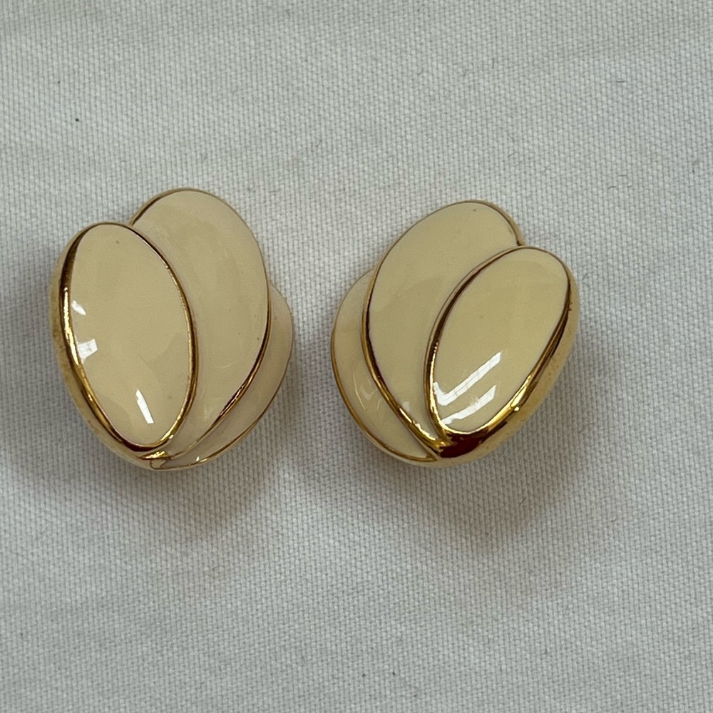 Vintage Napier Earrings Pierced Enameled Cream With Gold Leaf Petals About 1"